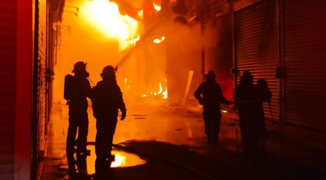 Atiende PC Estatal incendio en TextiCuitzeo