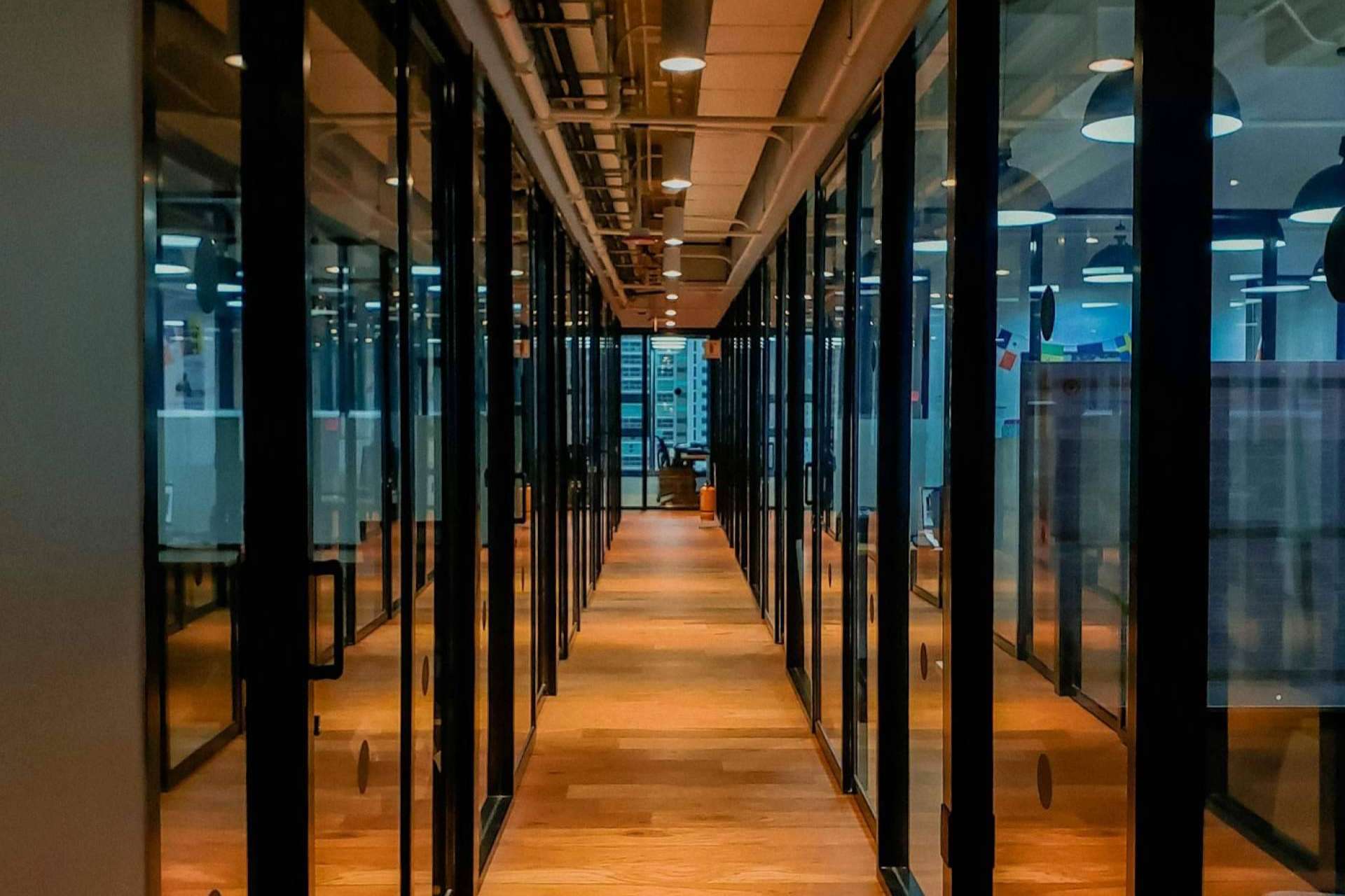 ¿Hora de buscar oficina, local, casa o edificio? Tunuevaoficina.com tiene la solución para negocios y empresas